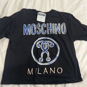 Women’s Moschino T shirt, used in great condition
